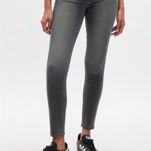 Gap true skinny mid rise gray wash jeans